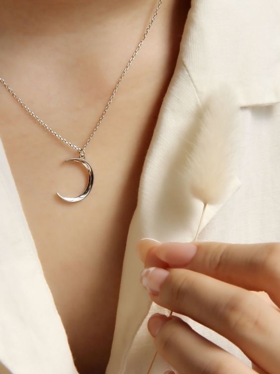 Choosing the Perfect Celestial Jewelry Gift